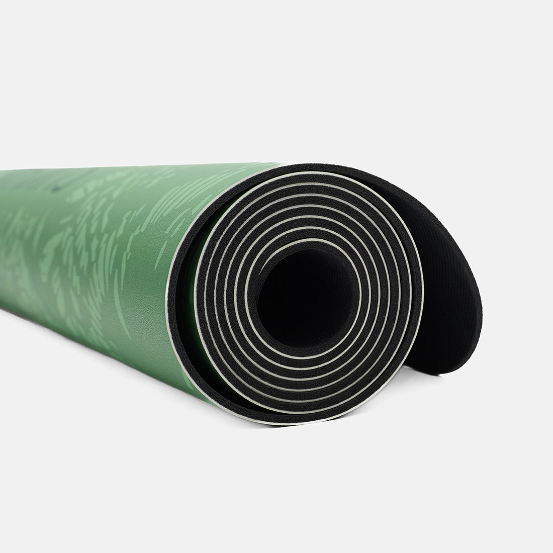 Esterilla de yoga Sukha Argentina Superior Juana de Arco en color verde, con textura antideslizante para prácticas de yoga.