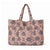 Bolso de terciopelo gris de Sukha Argentina, estilo elegante, con asa y detalles suaves en la superficie del bolso Velvet Surya.