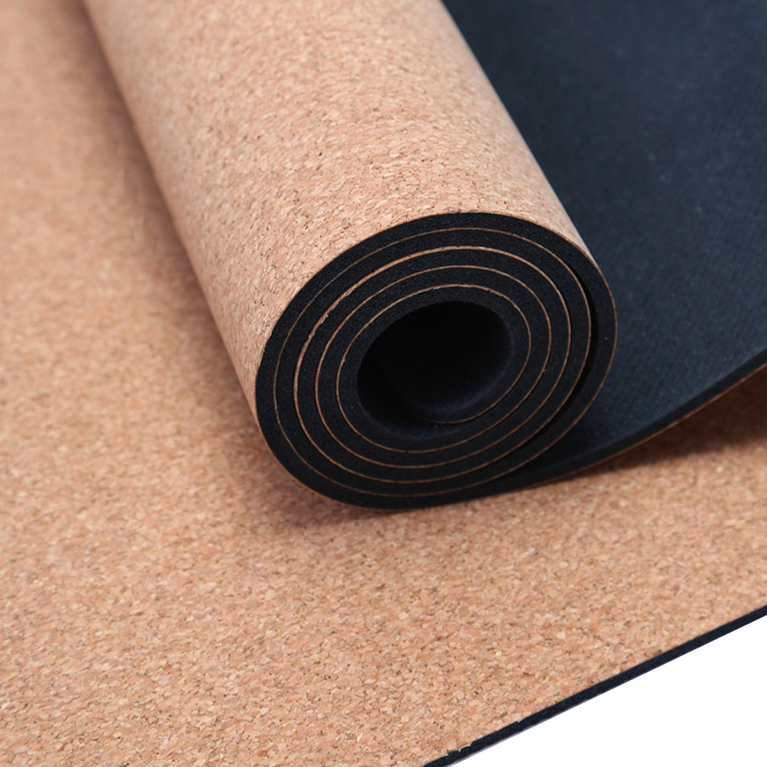 Alfombra de yoga de corcho nativo con diseño, ideal para prácticas de Sukha Argentina, muestra textura y amortiguación natural.