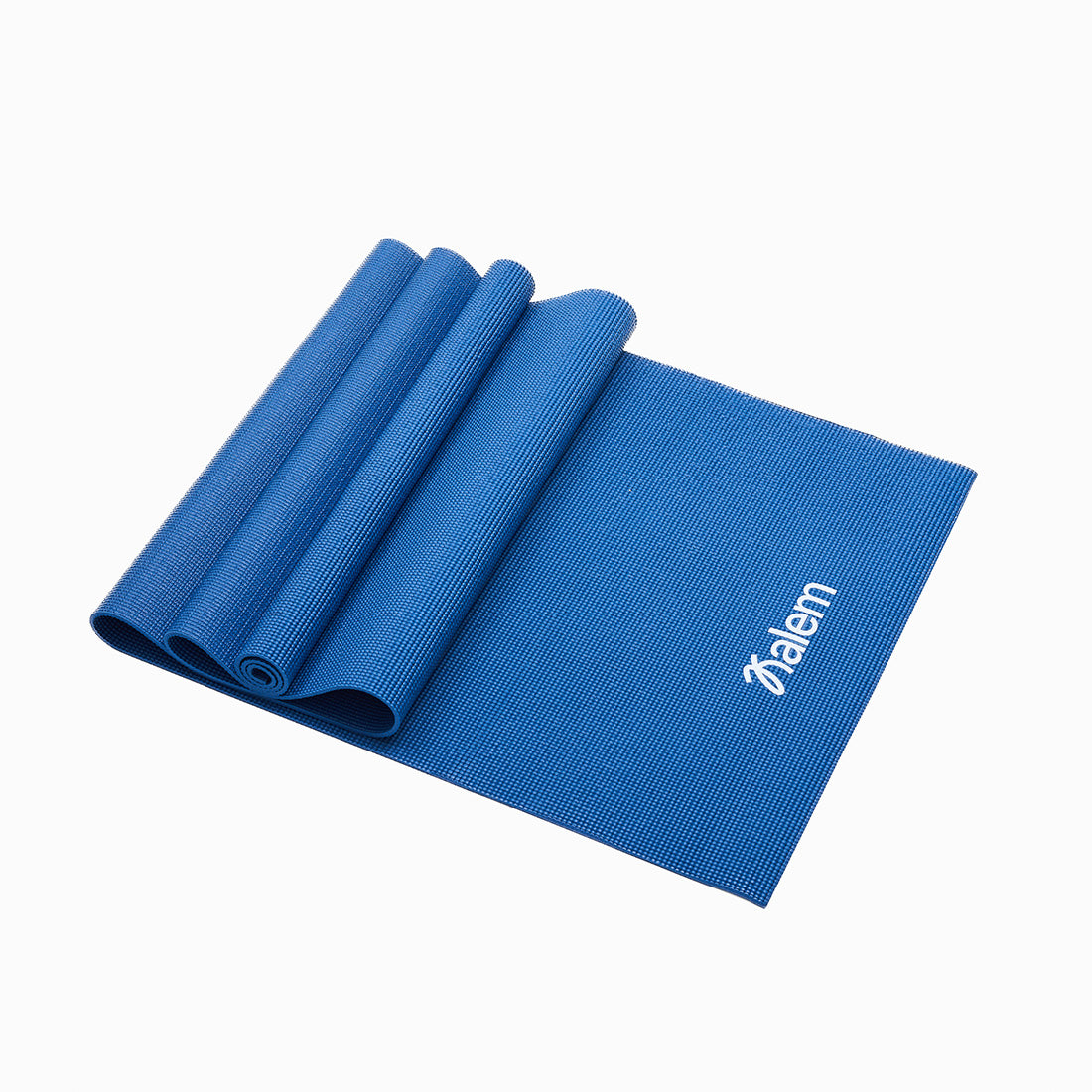 Alfombra de yoga esencial de 5 mm y cinturón de 2 m de Sukha Argentina sobre una mesa de trabajo.