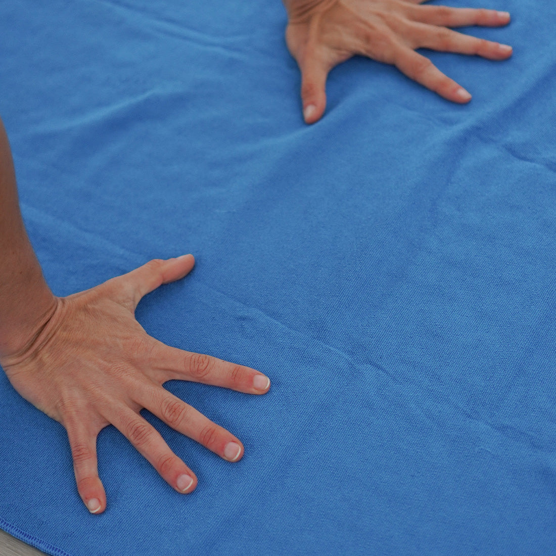 Toalla de Yoga Antideslizante Kalem - Microfibra técnica – Sukha Argentina