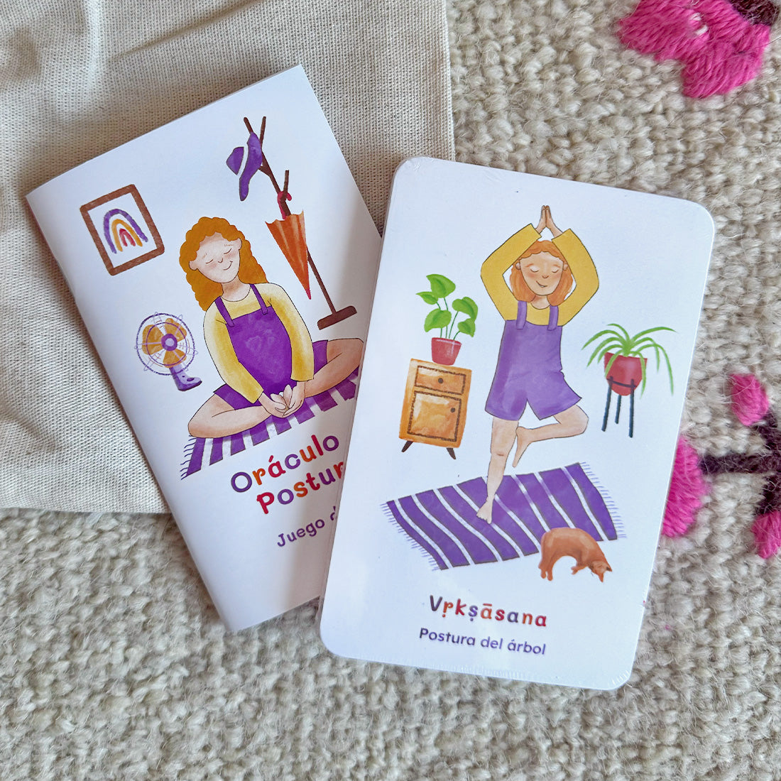 Oráculo de Posturas de Yoga — Ceci Carrano (33 Cartas + libro oracular + Bolsita de tela)