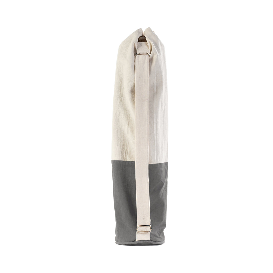 Portamat Shanti de Sukha Argentina en color gris oscuro, bolso portátil con diseño funcional y estilo elegante.