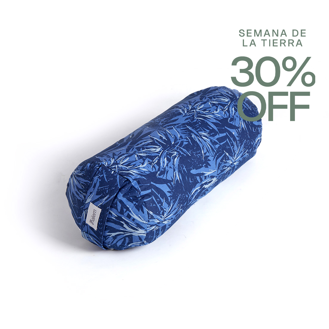 Bolster redondo de yoga estampado azul con relleno de estopa, ideal para prácticas de yoga y relajación.