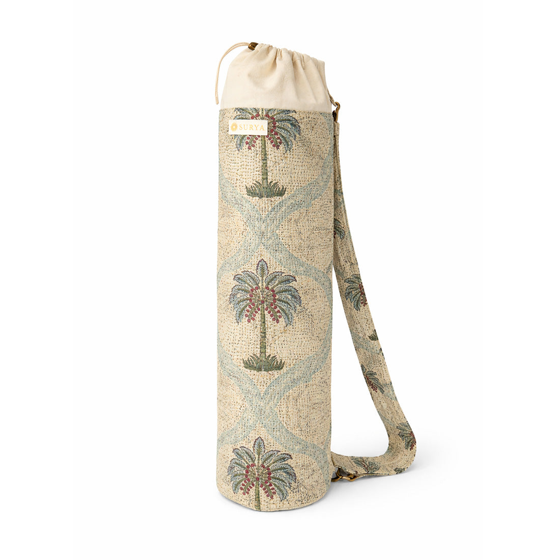 Portamat Surya de Sukha Argentina, diseño de madera con asas, ideal para transportar objetos con estilo y durabilidad.
