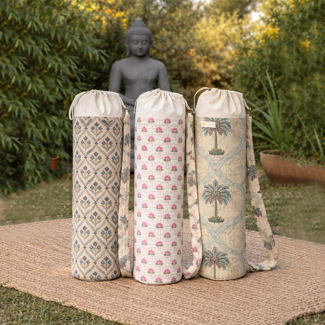 Porta mat surya de Sukha Argentina, tapiz decorativo de tela con diseño inspirado en el sol, ideal para el hogar y la decoración.